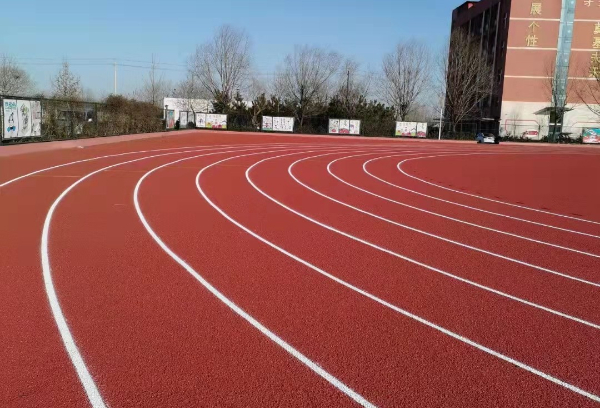 室外塑胶场地.jpg