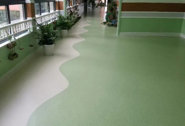 幼儿园塑胶地板